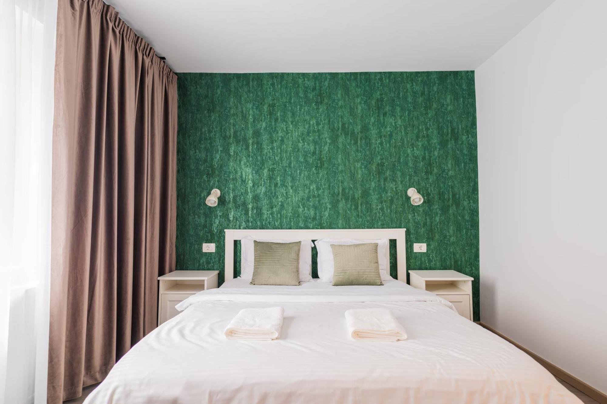 Fun House - Comfortable Stay With Garden And Near Parking 브라쇼브 외부 사진
