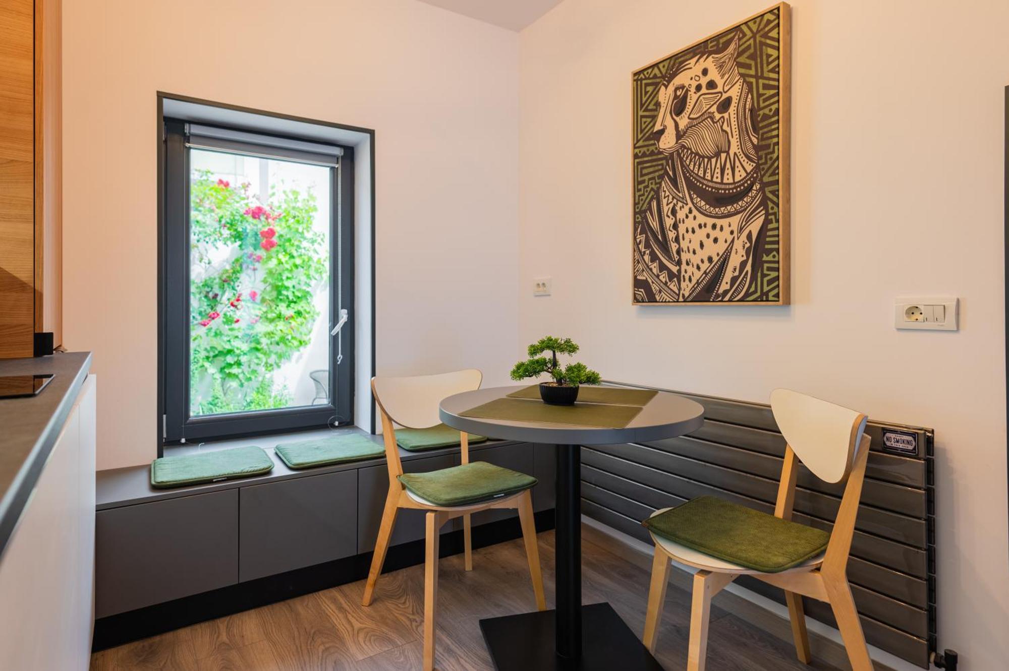 Fun House - Comfortable Stay With Garden And Near Parking 브라쇼브 외부 사진