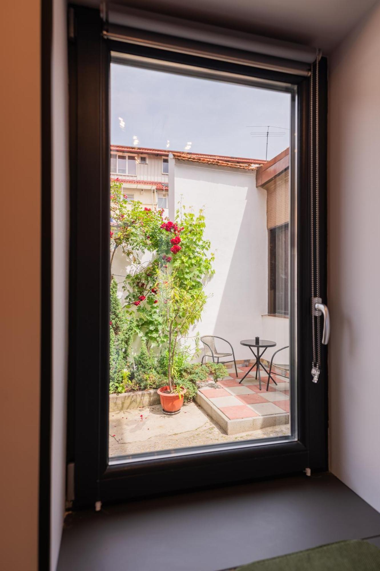 Fun House - Comfortable Stay With Garden And Near Parking 브라쇼브 외부 사진