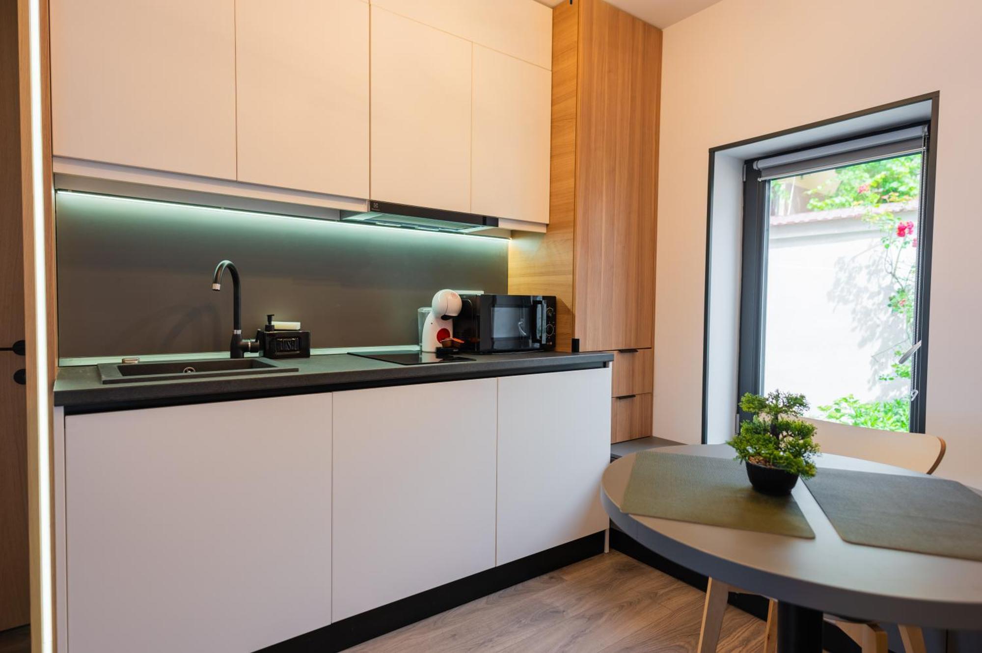 Fun House - Comfortable Stay With Garden And Near Parking 브라쇼브 외부 사진
