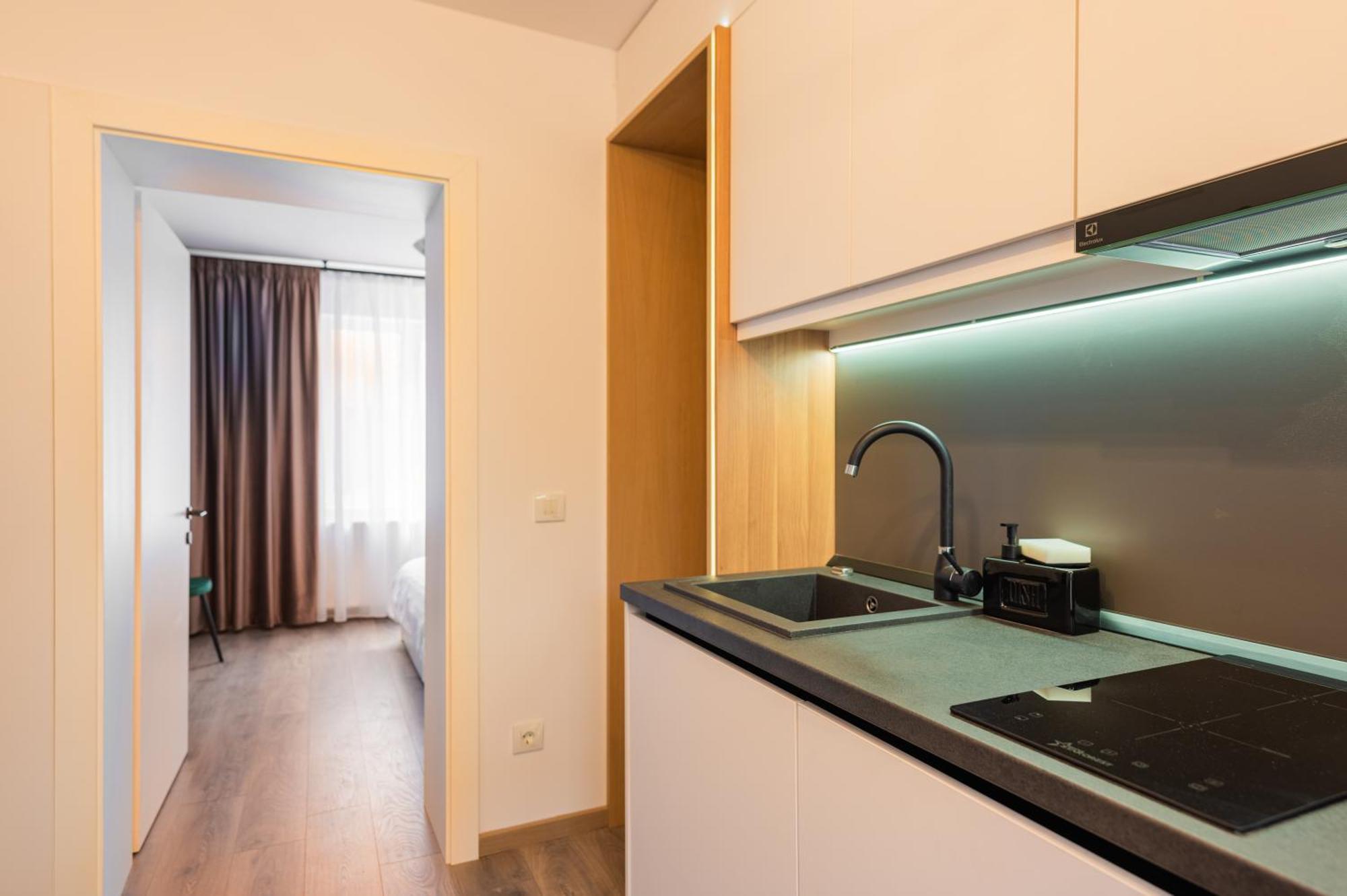 Fun House - Comfortable Stay With Garden And Near Parking 브라쇼브 외부 사진