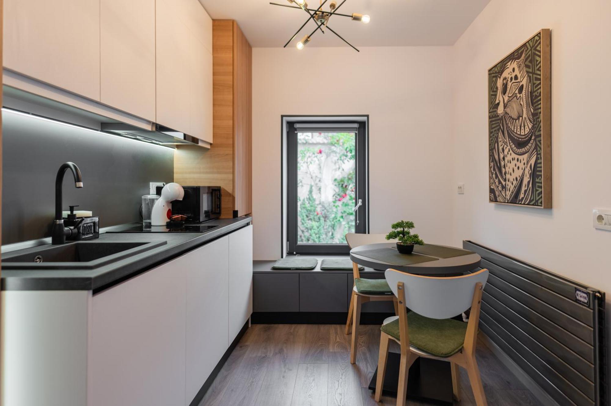Fun House - Comfortable Stay With Garden And Near Parking 브라쇼브 외부 사진