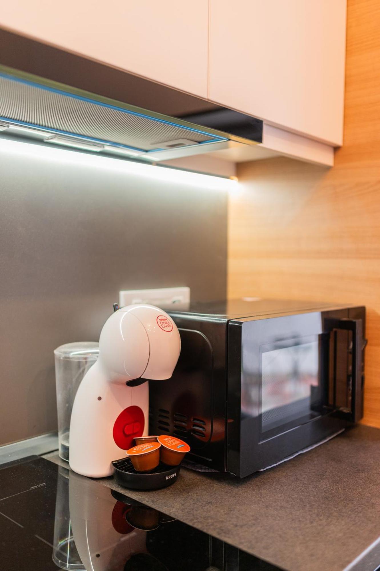 Fun House - Comfortable Stay With Garden And Near Parking 브라쇼브 외부 사진
