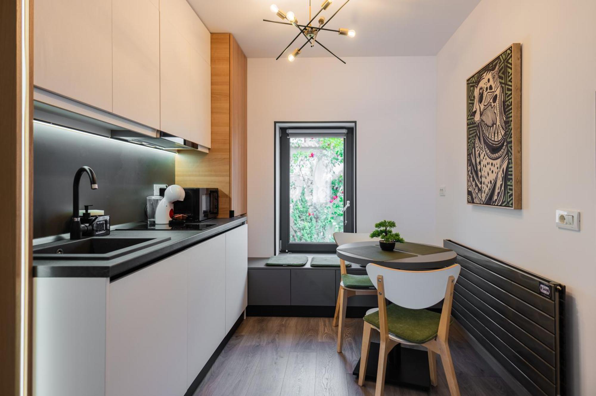 Fun House - Comfortable Stay With Garden And Near Parking 브라쇼브 외부 사진